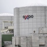 Sur les quatre centrales nucléaires actuellement actives en Suisse, trois se trouvent dans le canton d'Argovie: Beznau I et II (photo) ainsi que Leibstadt (archives). KEYSTONE/CHRISTIAN BEUTLER